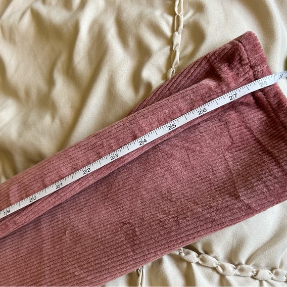 22. Oat High-Rise Blush Skinny
Corduroy Pants - Picture 6 of 10
